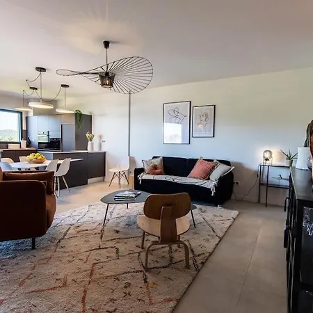 Le Leon - Vue Montagne Vecchio